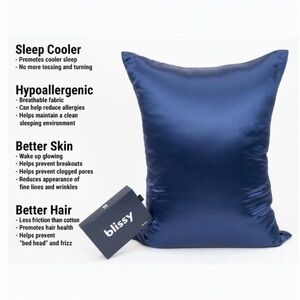 Blissy 100% Pure Mulberry Silk 22 Momme 6A High-Grade Silk Fibers Navy Blur KING